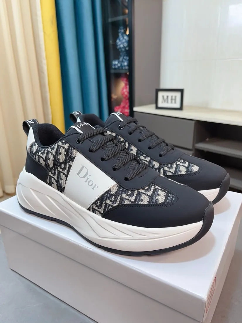 Men's men's shoes 💰438🌹🌹【Dior】Best-selling official website world premiere🔝High-end men's shoes brand official website latest series: The upper is made of imported cowhide with specially designed fabrics➕Mesh breathable lining. Make walking more convenient and comfortable! Compared with the official quality, Midea’s 1:1 replica. Create a fashionable personality to set off your uniqueness! A must-have for trendy men! Classic style. Men's sizes: 38-44.